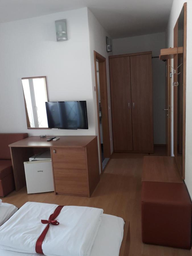 Hotel Lukas Gradac  Exterior foto